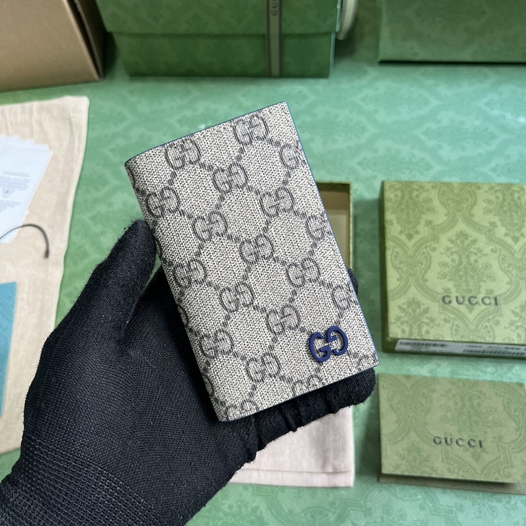 GUCCI ESSENCE CLASSIC CARD CASE IN BLUE GG CANVAS