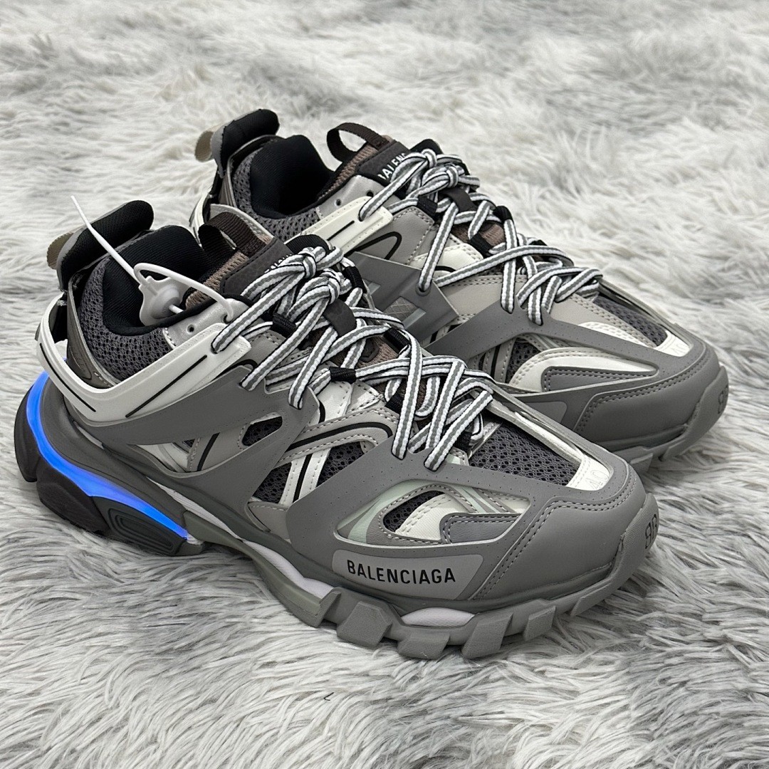 VG BATCH BALENCIAGA TRACK LED LIGHT-UP GREY