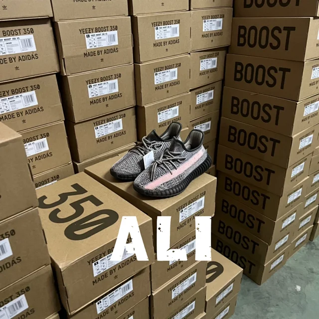 BUDGET YEEZY 350 BOOST