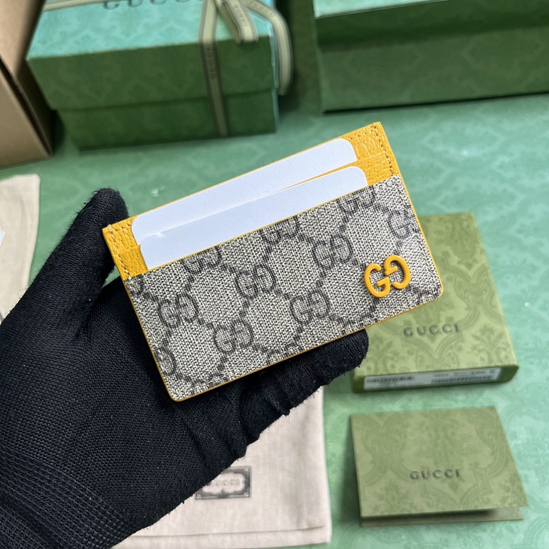 GUCCI YELLOW TRIM GG CARD CASE