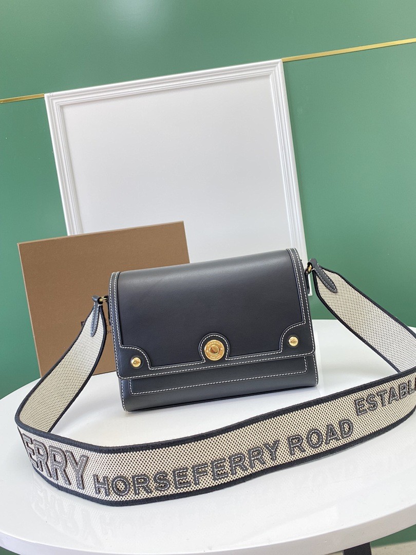 BURBERRY NOTE BAG WITH HORSEFERRY ROAD STRAP BLACK