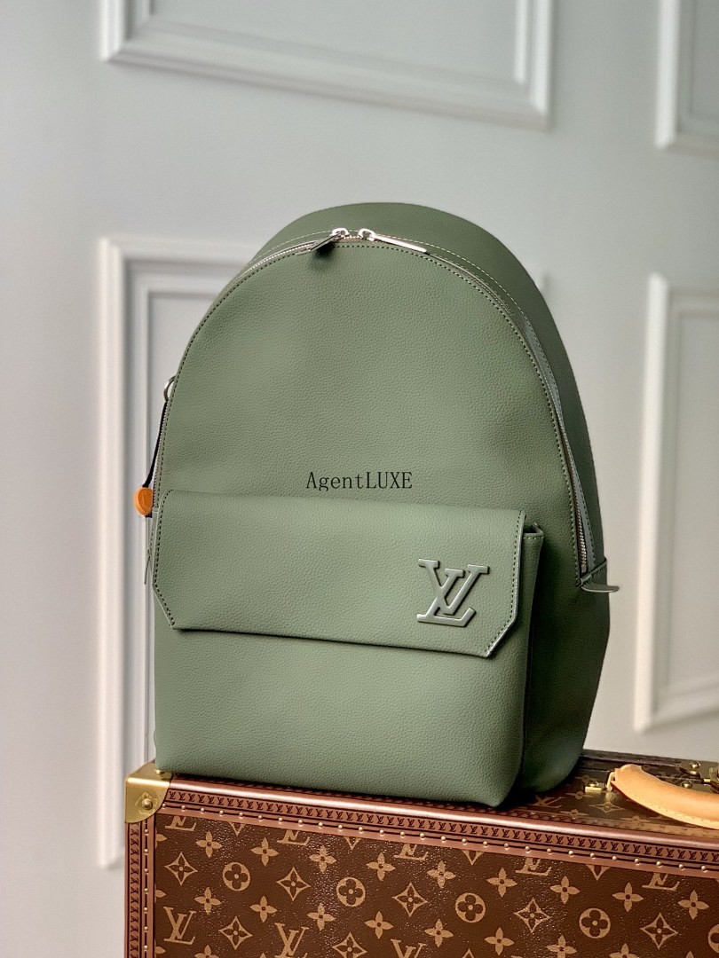 louis vuitton backpack light brown Palm Springs MM Monogram Canvas Made from iconic monogram canvas with aged natural cowhide Louis Vuitton Monogram Bosphore Backpack