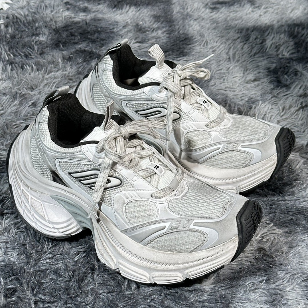 BALENCIAGA 10XL SNEAKERS WHITE BLACK