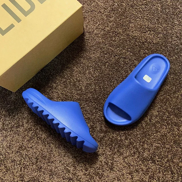 LW/PK YEEZY SLIDE