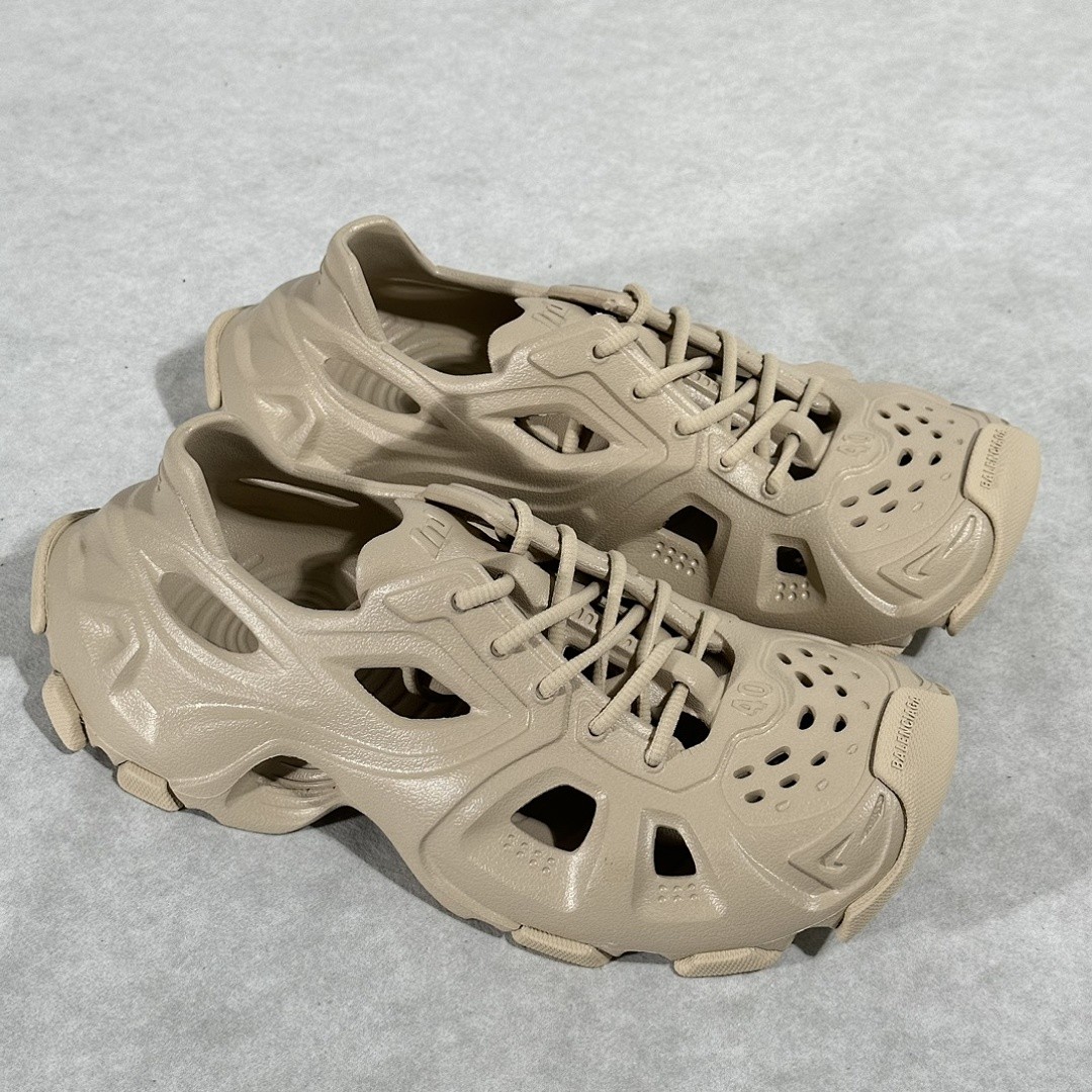 BALENCIAGA HD LACE-UP SNEAKER BEIGE